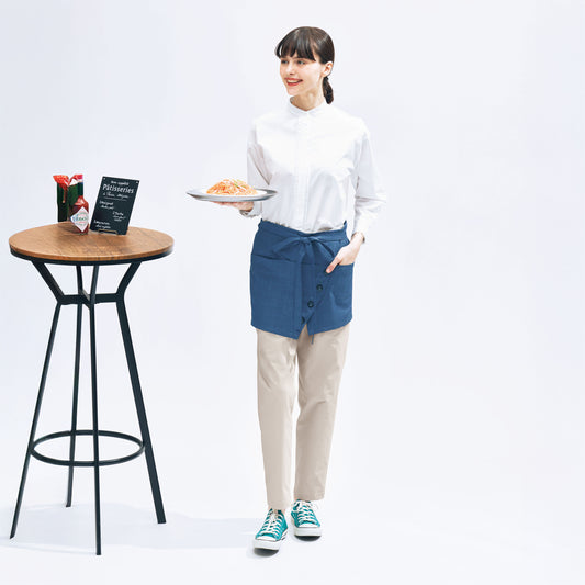 テーパードパンツ